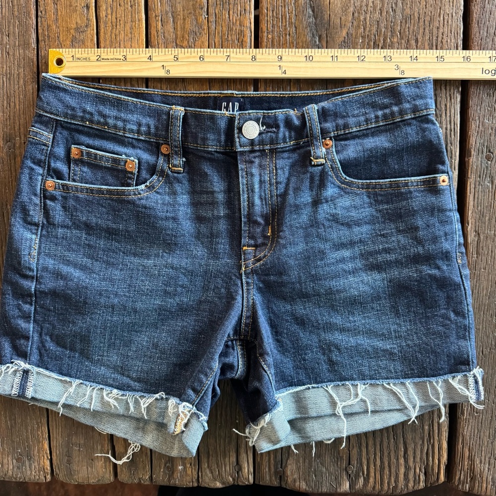 GAP 1969 Dark Blue Jean Denim Cutoff Frayed Shorts Women’s Size 26, 5” Short - Picture 8 of 9